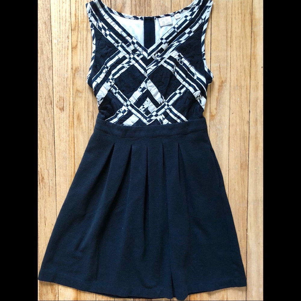 Anthropologie Casual Dress With Lace Detail, sz 6